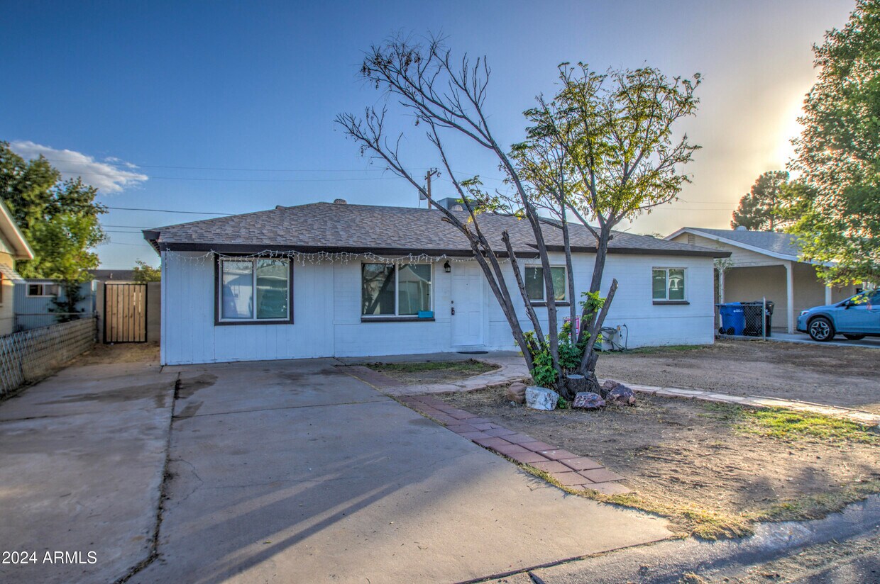 Foto principal - 2401 W Citrus Way