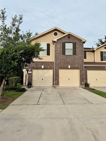 Building Photo - 16010 Limestone Lake Dr