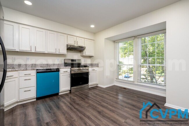 Foto del edificio - 7679 Blueberry Hill Ln