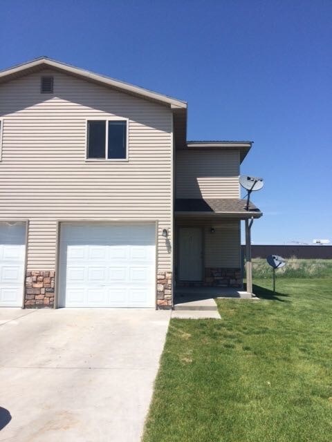Building Photo - 145 Opal Ct