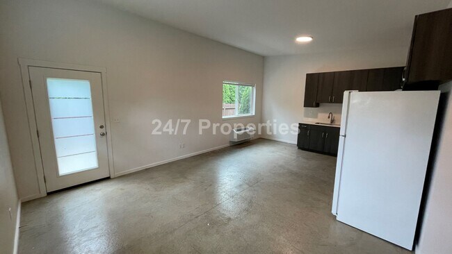 Foto del edificio - Modern 2 BD | 1 BA Duplex - SE PDX