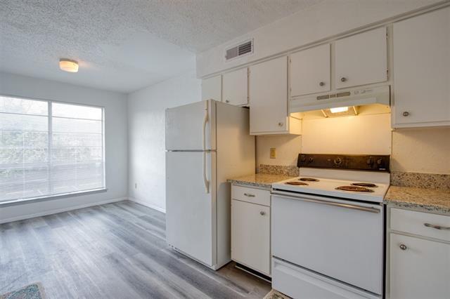 Building Photo - 7921 Cliffbrook Dr