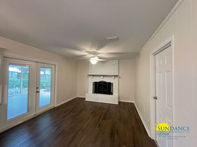 Foto del edificio - Updated 3-Bedroom Home in desirable Kenwood neighborhood!