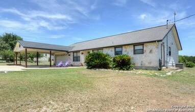 Building Photo - 525 River Ranch Dr
