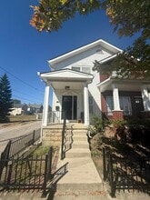 Building Photo - 371 Taylor Ave