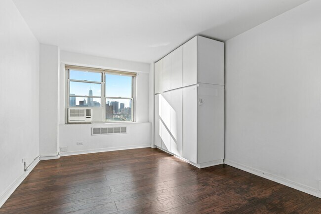 Foto del edificio - 575 Grand St