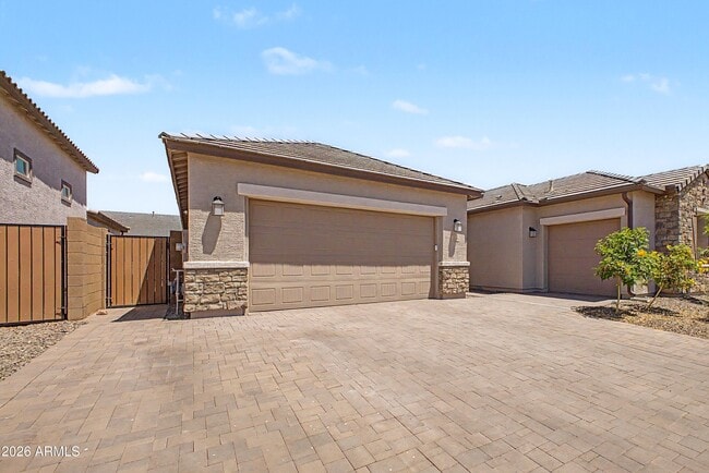 Building Photo - 7646 W Desert Spoon Dr