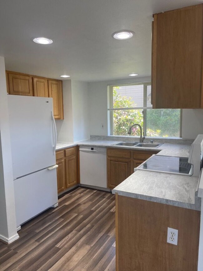 Foto del edificio - 3 Bed, 2 1/2 Bath Apartment w/garage in duplex in Auburn, WA, $2,750/mo.