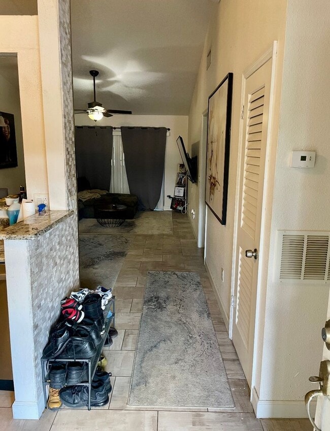 Foto del edificio - 1 bedroom Creekside Villas Townhome Near O...