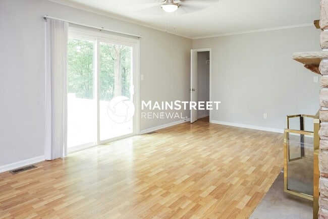 Building Photo - 3 Bedroom Pet-Friendly Home in FULTONDALE, AL with Main Street Renewal