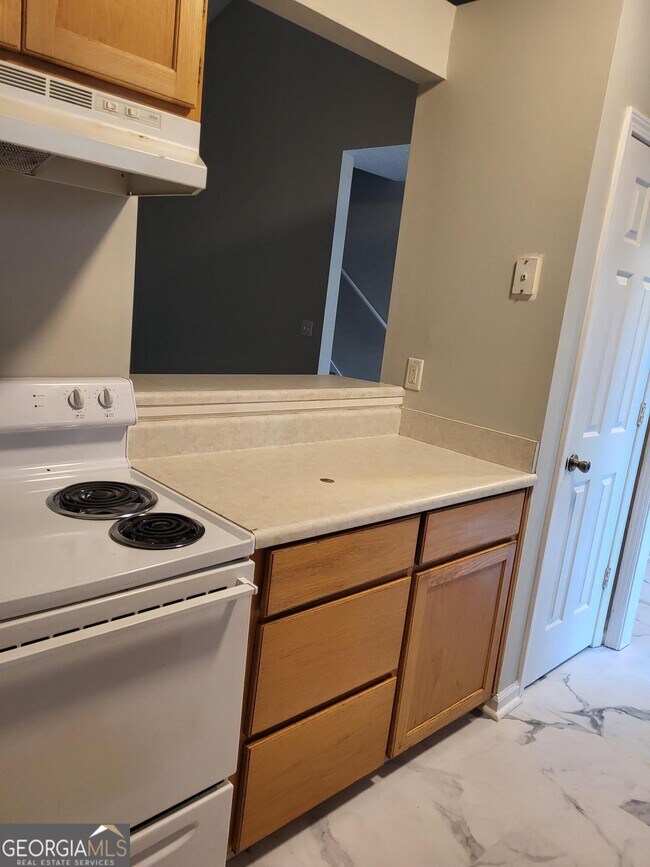 Building Photo - 319 Madison Ave