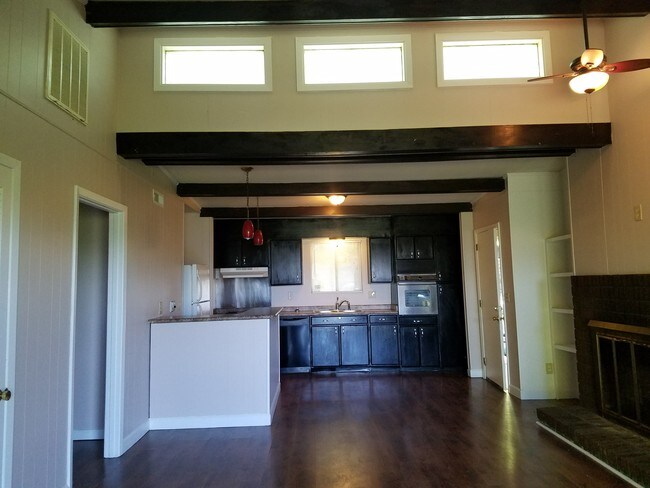 Building Photo - 1801 Sunset Terrace