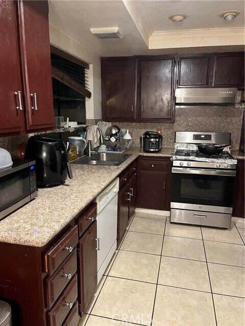 Foto del edificio - 5958 Quiroz Dr