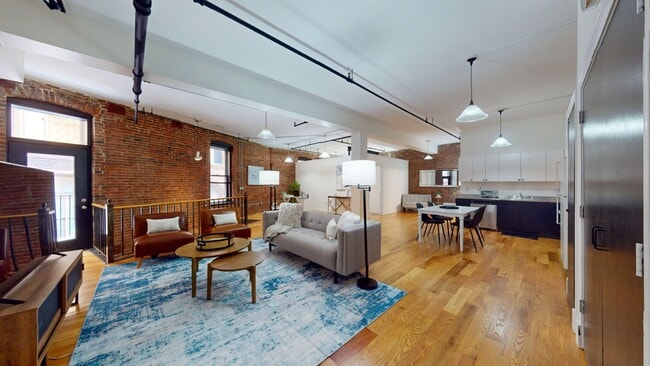 Building Photo - Prime location to experience Boston's dyna...