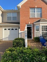Building Photo - 405 Compton Ln