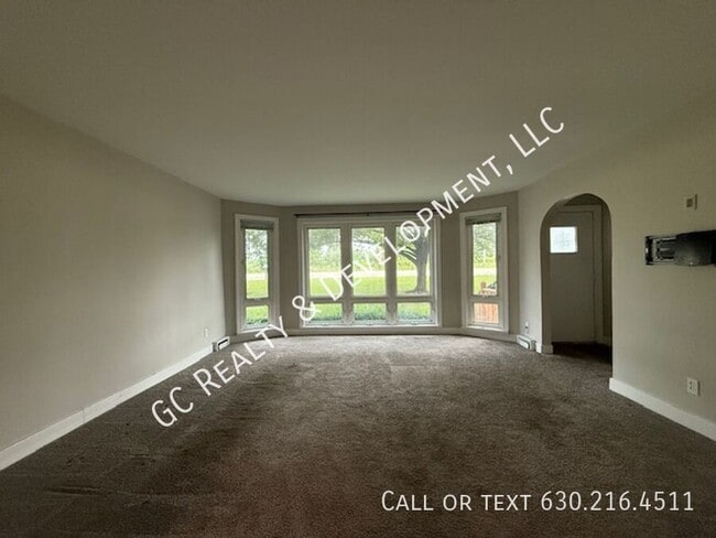 Building Photo - 4311 IL-176-Unit A