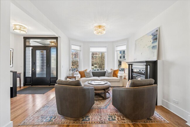 Foto del edificio - 4912 N Winchester Ave