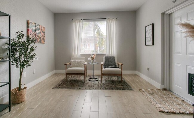 Foto del edificio - 7100 NW 177th St
