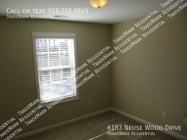 Foto del edificio - 6183 Neuse Wood Dr