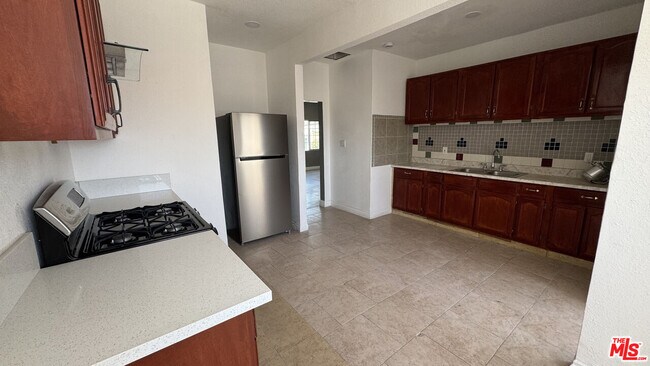 Foto del edificio - 924 S Sunol Dr