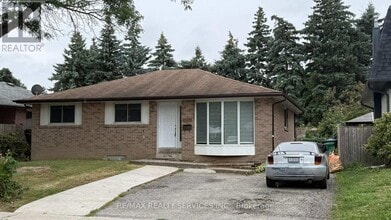 Building Photo - 163 McMurchy Ave S