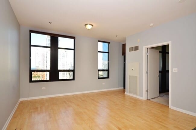 Building Photo - 1255 S State St