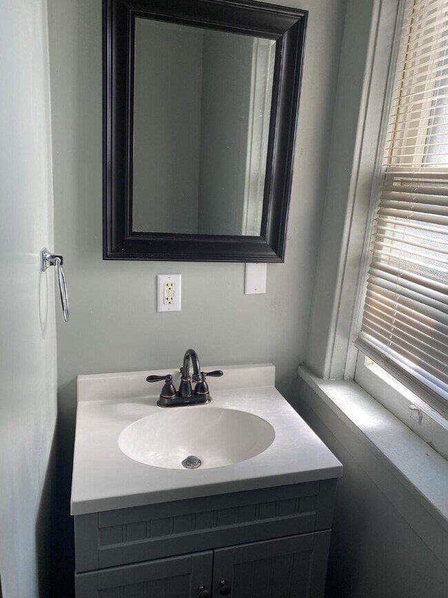 Foto del edificio - "Charming 1-Bedroom Retreat in Harrisburg'...