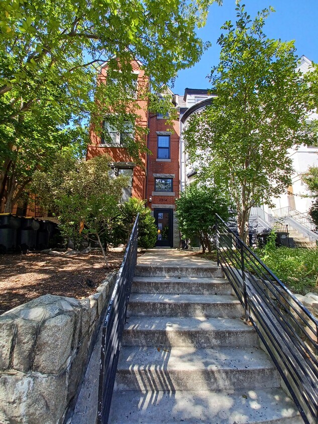 2514 13th St NW Unit 2, Washington, DC 20009 Apartments in