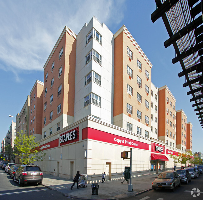 Foto del edificio - White Plains Courtyard