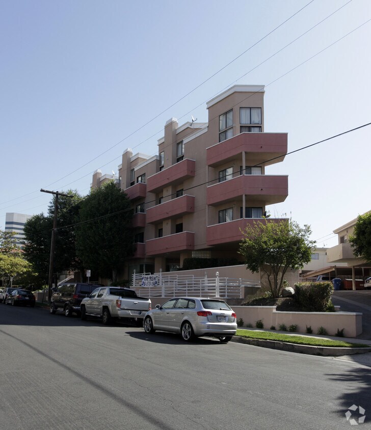 1242 Mcclellan Dr, Los Angeles, CA 90025 Apartments in Los Angeles