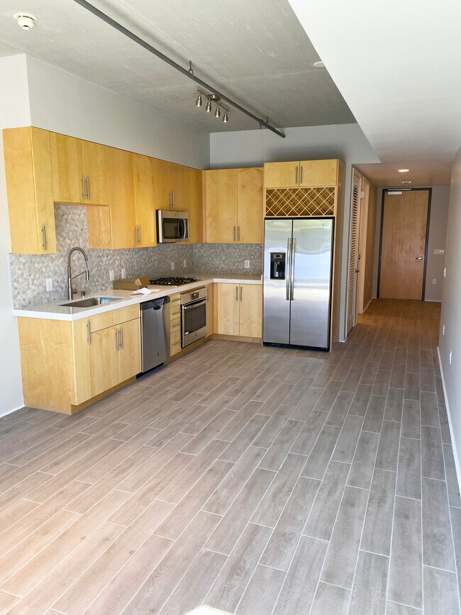Foto del edificio - 353 E Bonneville Ave