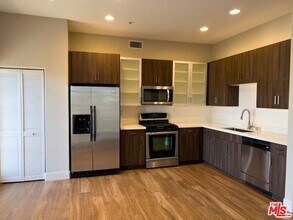 Building Photo - 1041 Glendon Ave