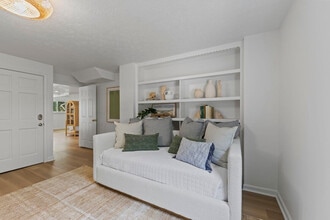 Building Photo - 169 Pompano St