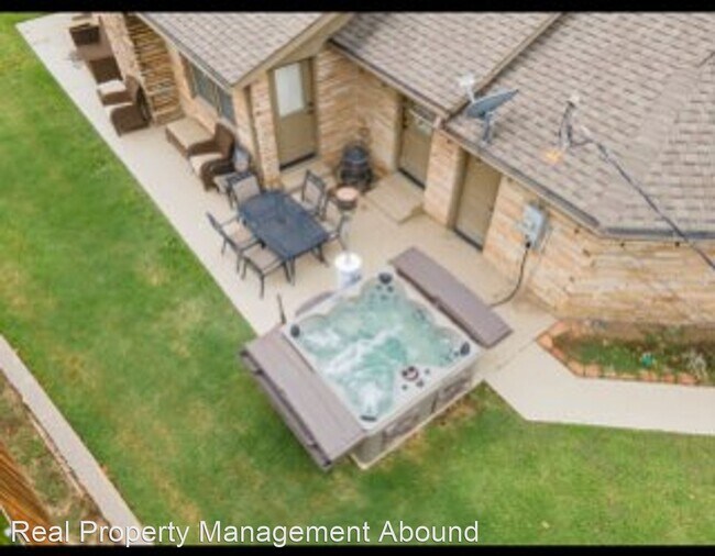 Foto del edificio - 3 br, 3 bath House - 4821 S Pittsburg Ave.