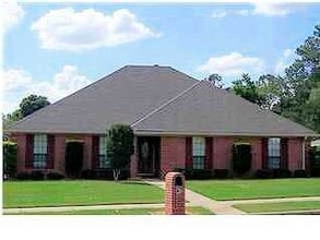 Building Photo - 498 Greystone Way