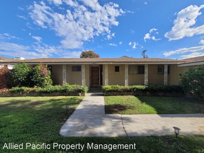 Foto del edificio - 4 br, 2 bath House - 24974 Tulip Ave.