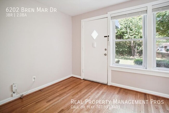 Building Photo - 6202 Bren Mar Dr