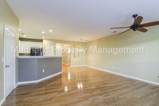 Building Photo - 1047 Crown Blvd