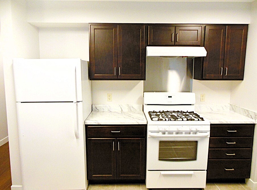 Building Photo - Flagstone Village