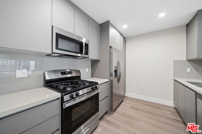 Building Photo - 1223 Hayworth Ave
