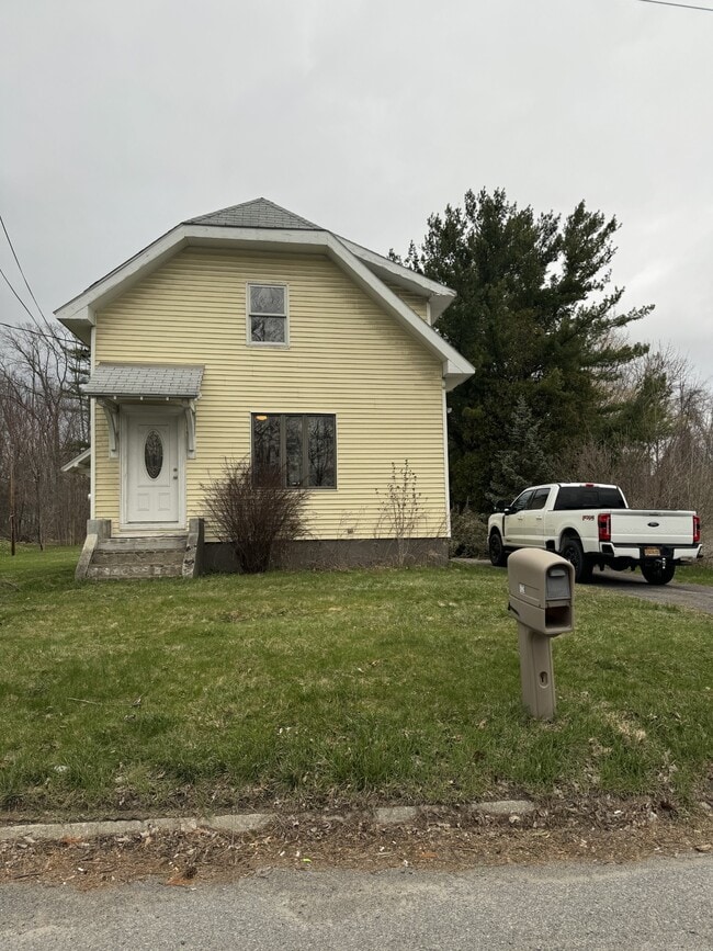 Building Photo - 128 Lake Hill Rd