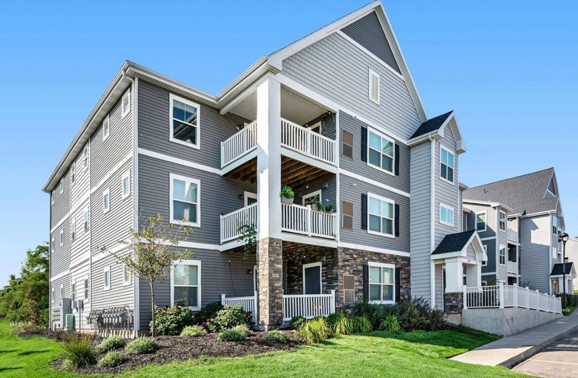 Primary Photo - 3179 Blairview Pky SE