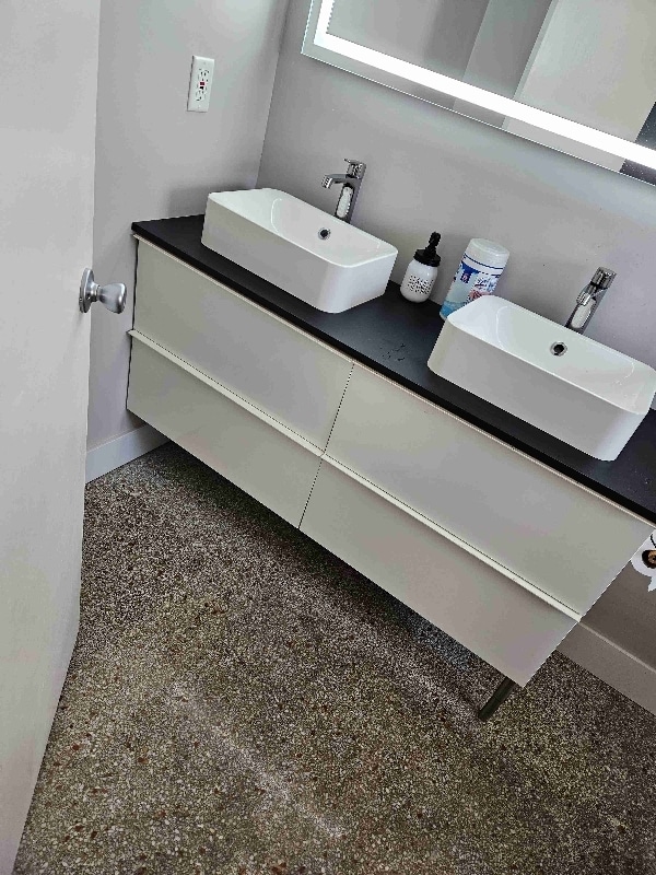 Building Photo - 1671 NE 32nd Ct