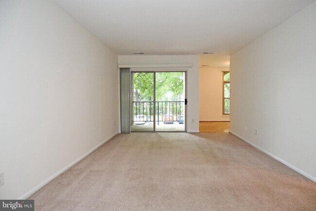 Building Photo - 3314 Woodburn Village Dr
