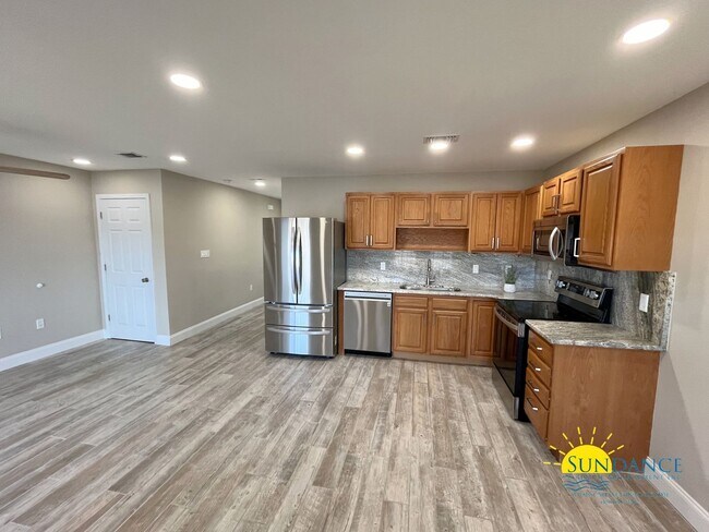 Foto del edificio - Stunning 3 Bedroom Waterfront Townhouse