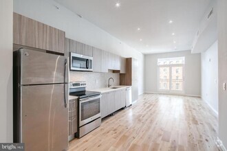 Building Photo - 412-26 S 13th St