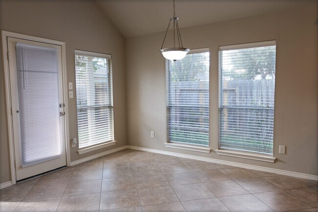 Foto del edificio - 2107 Sherbrook Park Ln