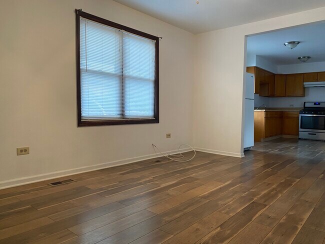 Building Photo - 615 w 28th st