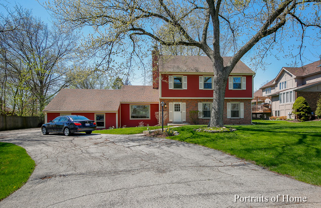 Building Photo - 10S424 Glenn Dr