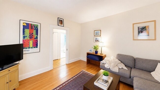 Building Photo - 213 Parsons St